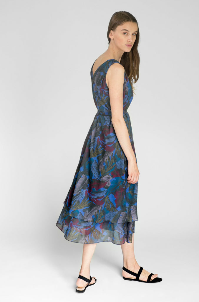Vestry Dress Jenia is 5